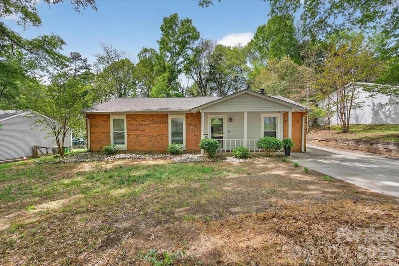6308 Pineburr Rd, Charlotte, NC 28211
