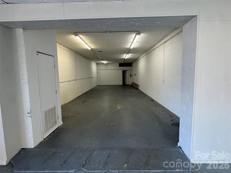124 Fairway Shopping Center St, Hudson, NC 28638