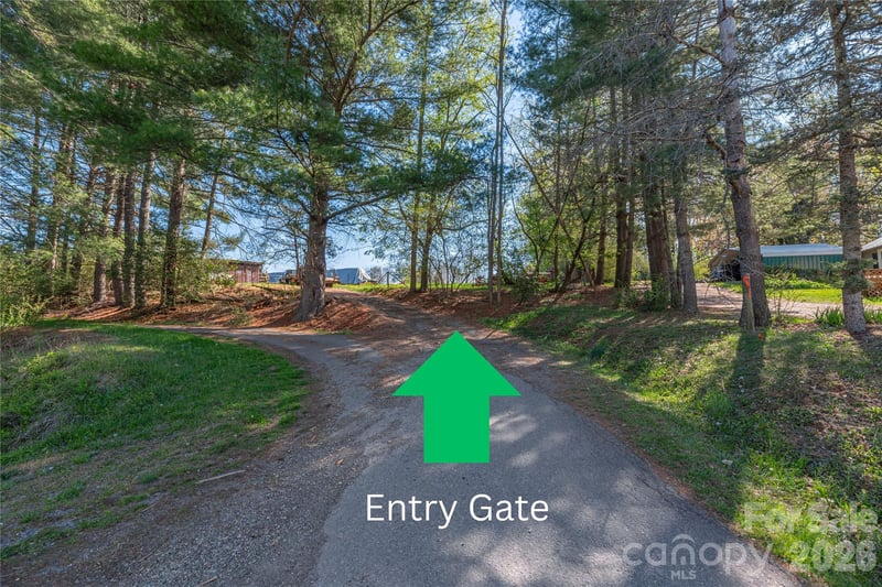 284 Woodland Church Rd, Clyde, NC 28721