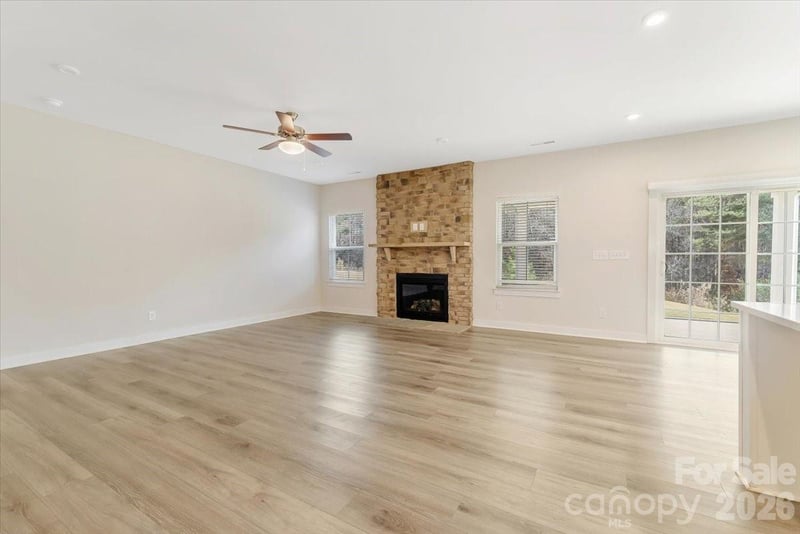 202 Tetcott St, Mooresville, NC 28115