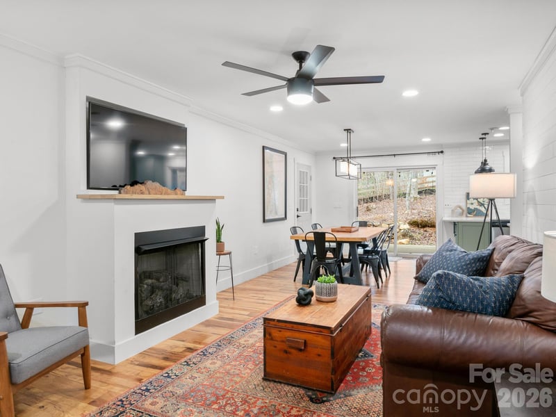 10 Bear Trl, Fairview, NC 28730