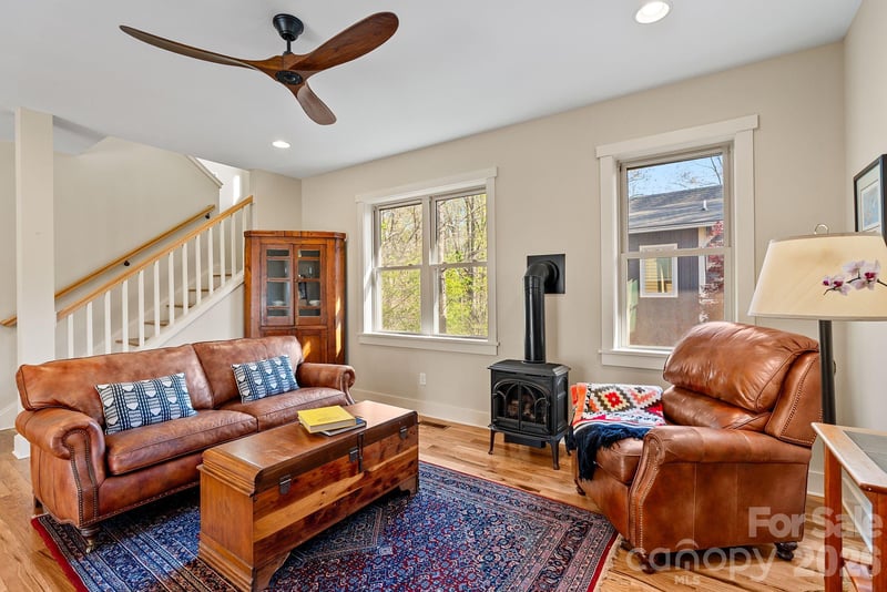 429 Pearson Dr, Asheville, NC 28801