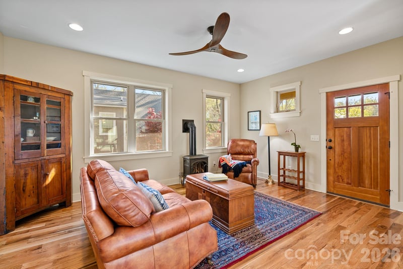 429 Pearson Dr, Asheville, NC 28801