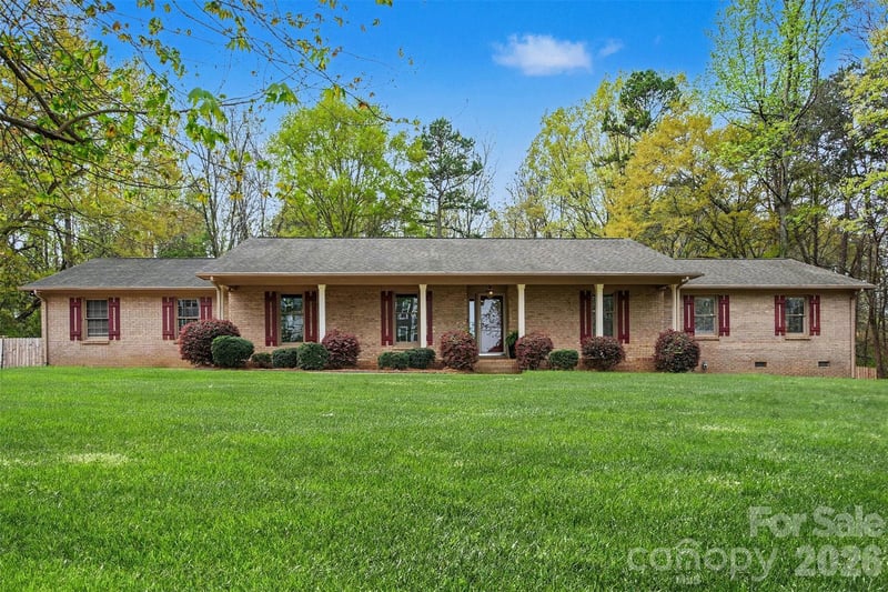 4027 Oakdale Rd, Charlotte, NC 28216