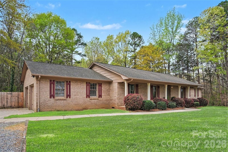 4027 Oakdale Rd, Charlotte, NC 28216