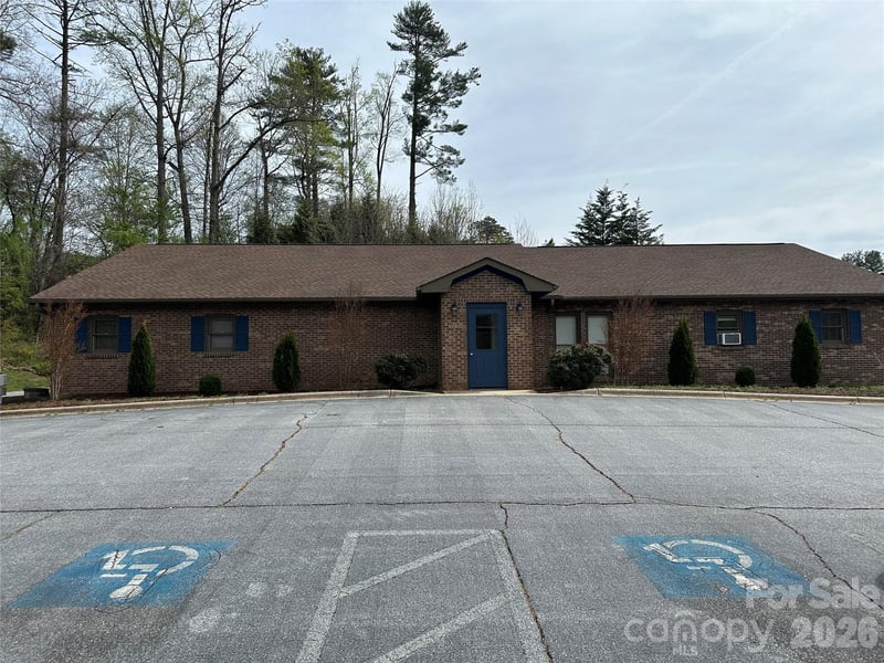 2920 Haywood Rd, Hendersonville, NC 28791
