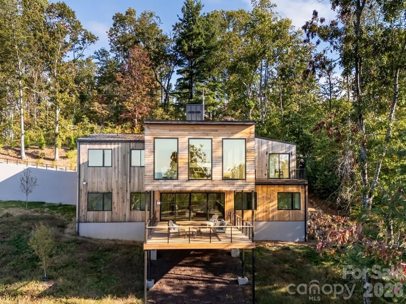 641 Elk Mountain Scenic Hw, Asheville, NC 28804