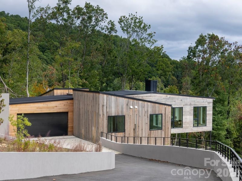 641 Elk Mountain Scenic Hw, Asheville, NC 28804