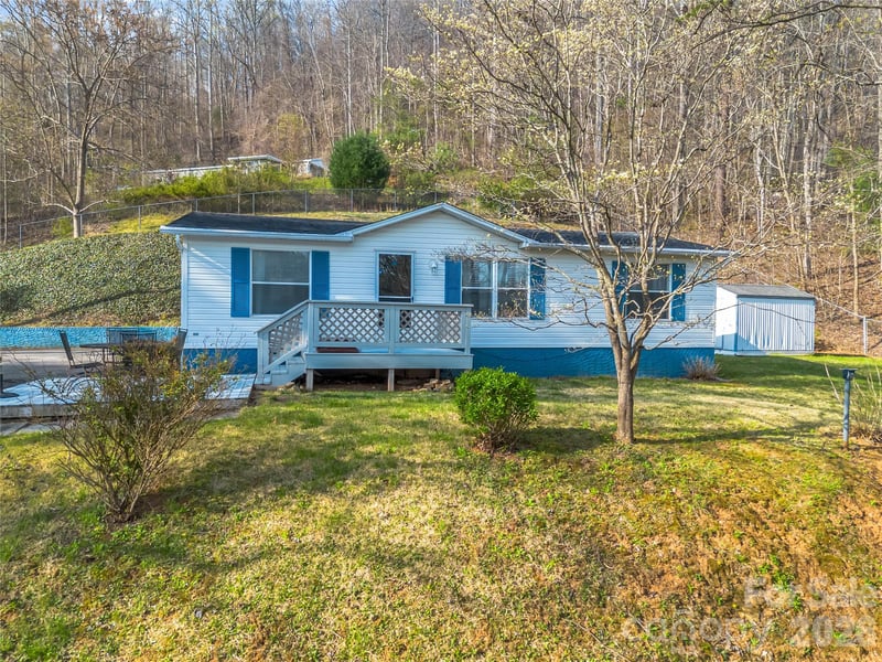 48 Laurel Cove Rd, Leicester, NC 28748