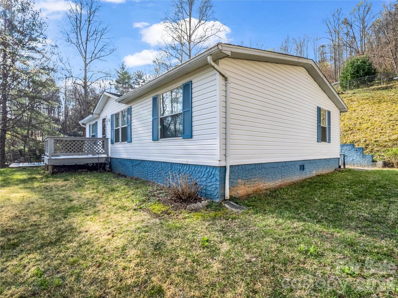 48 Laurel Cove Rd, Leicester, NC 28748