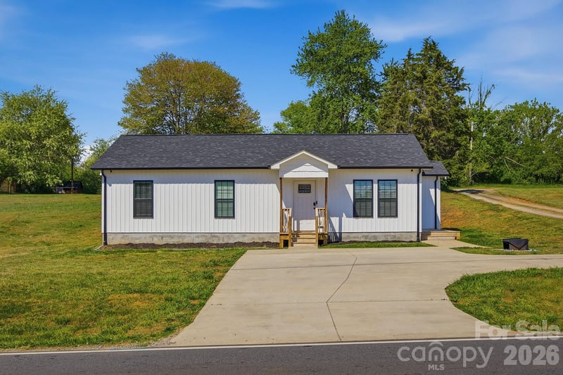 177 Duke St, Granite Falls, NC 28630