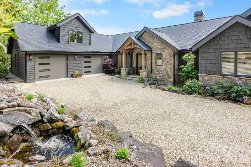 96 Moltz Ct, Lake Toxaway, NC 28747