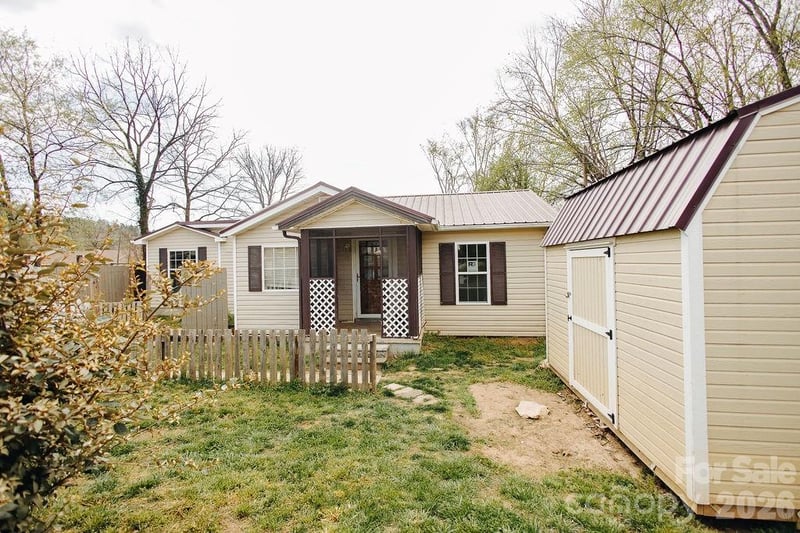 69 Crawford St, Old Fort, NC 28762