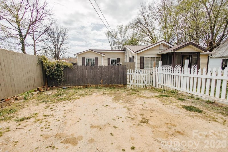 69 Crawford St, Old Fort, NC 28762
