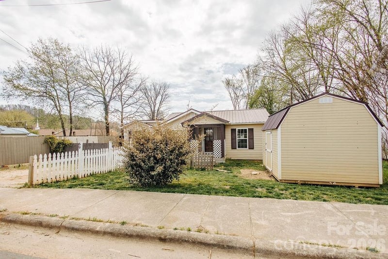 69 Crawford St, Old Fort, NC 28762