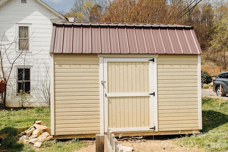 69 Crawford St, Old Fort, NC 28762