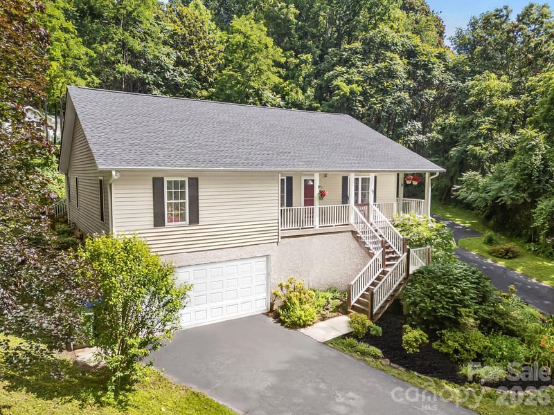 73 Waters Rd, Asheville, NC 28805