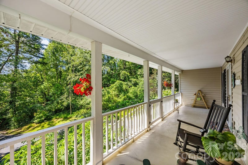 73 Waters Rd, Asheville, NC 28805