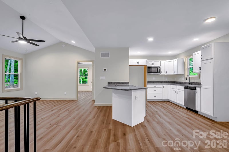 1282 Old Country Rd #36, Waynesville, NC 28786