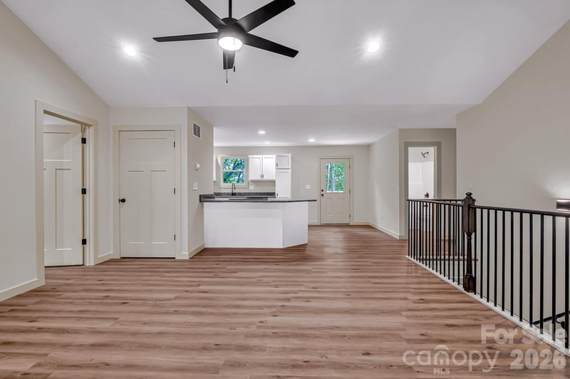 1282 Old Country Rd #36, Waynesville, NC 28786