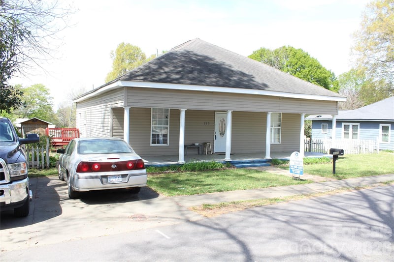 718 Live Oak St, Shelby, NC 28151