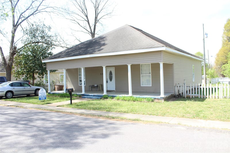 718 Live Oak St, Shelby, NC 28151