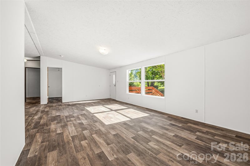 45 Alan Retreat Rd, Hendersonville, NC 28792