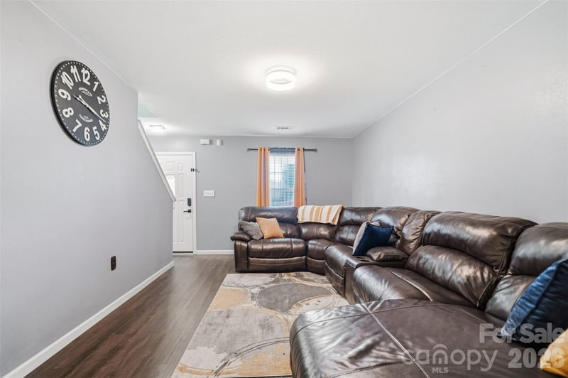 1217 Jordans Pond Ln, Charlotte, NC 28214
