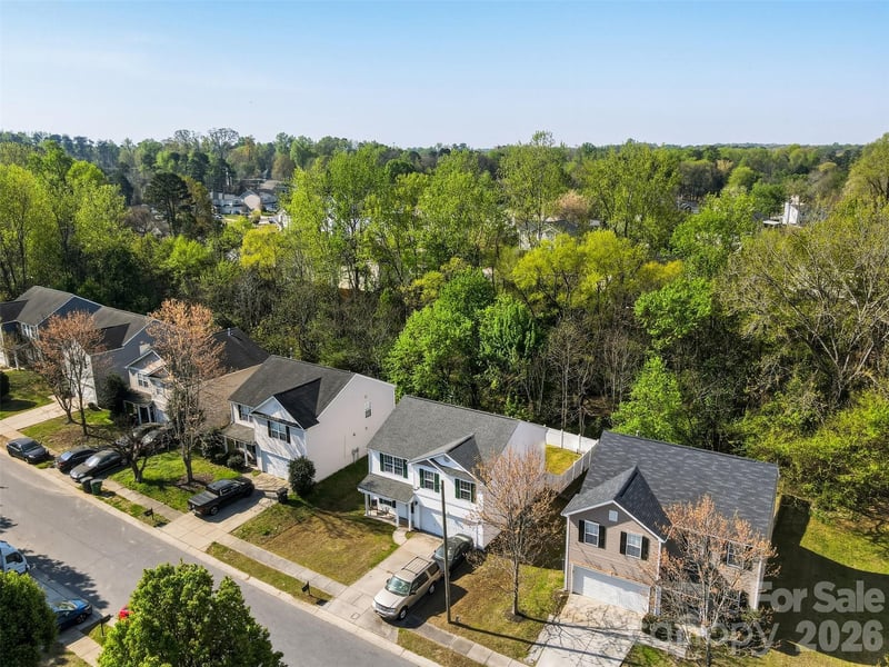 1217 Jordans Pond Ln, Charlotte, NC 28214