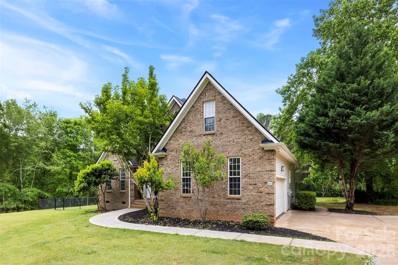 883 Silver Charm Ln, York, SC 29745