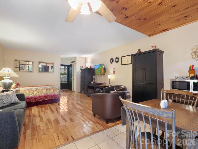 160 Whitney Blvd #31, Lake Lure, NC 28746
