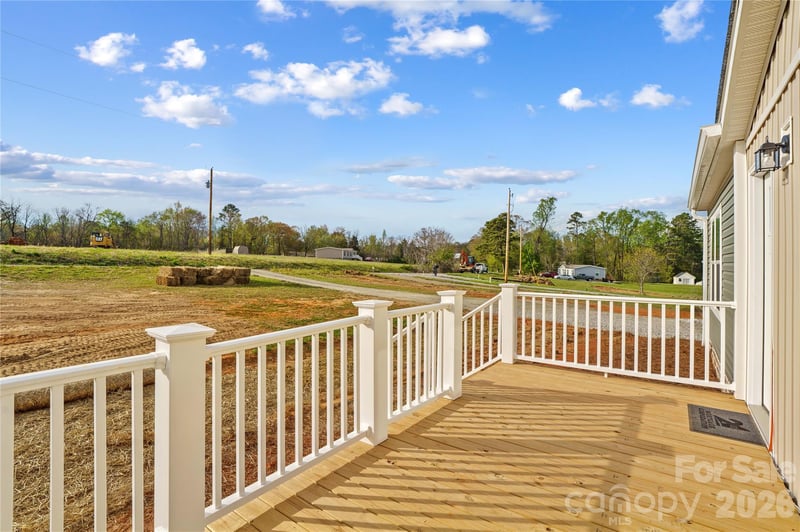 520 Eagle Mills Rd, Hamptonville, NC 27020