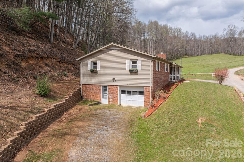 63 Memory Dr, Waynesville, NC 28786