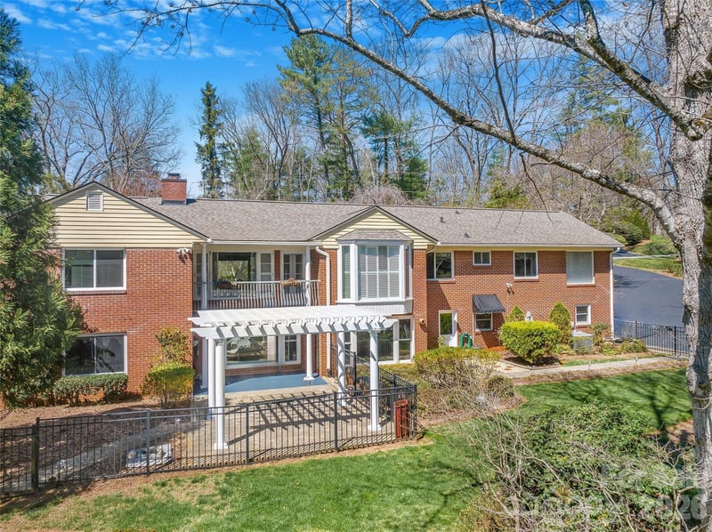 4 Dogwood Rd, Asheville, NC 28804