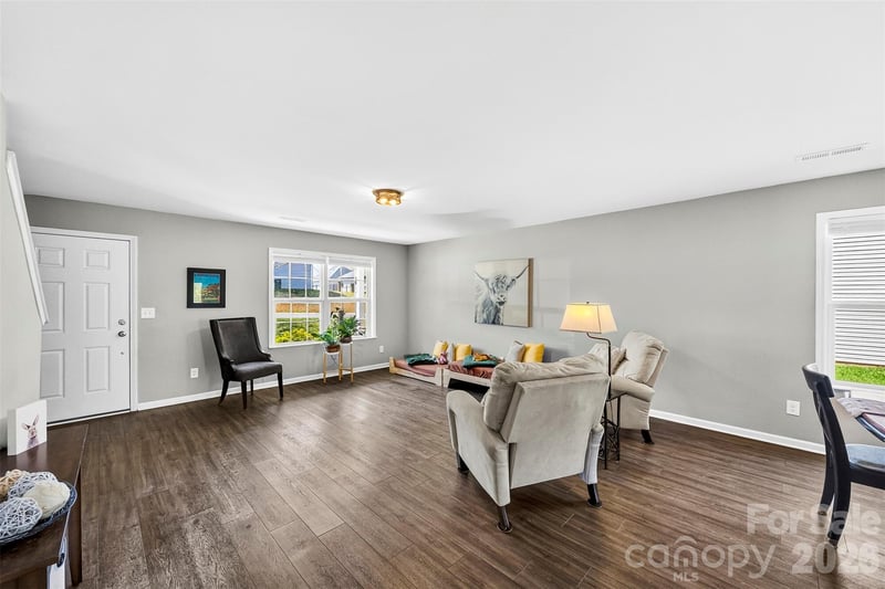 5045 Ashley Place Dr, Bessemer City, NC 28016