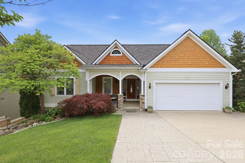 612 Vista Falls Rd, Mills River, NC 28759