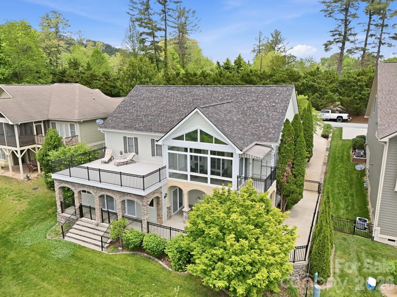 612 Vista Falls Rd, Mills River, NC 28759