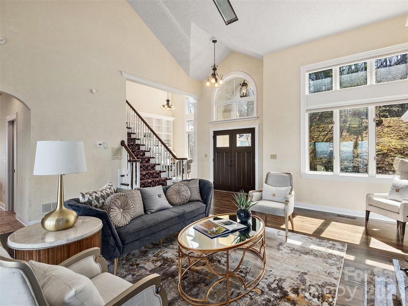 33 Elk Ridge Dr, Asheville, NC 28804