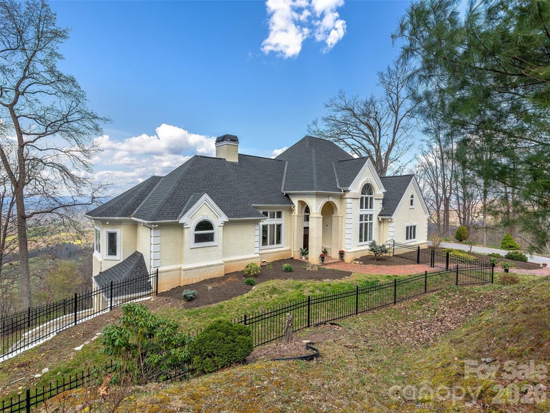 33 Elk Ridge Dr, Asheville, NC 28804