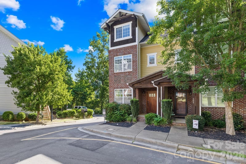 605 Village Main Cir, Davidson, NC 28036