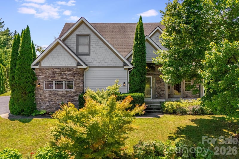 4 Amaretto Dr, Candler, NC 28715