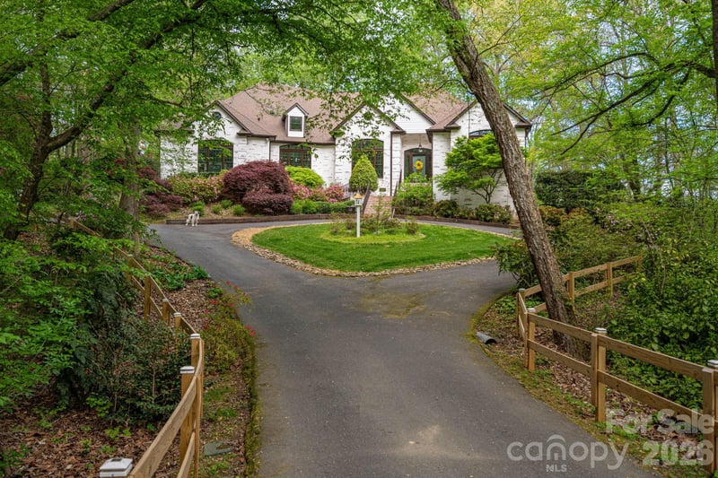 2835 Wimbledon Dr, Gastonia, NC 28056