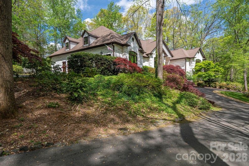 2835 Wimbledon Dr, Gastonia, NC 28056