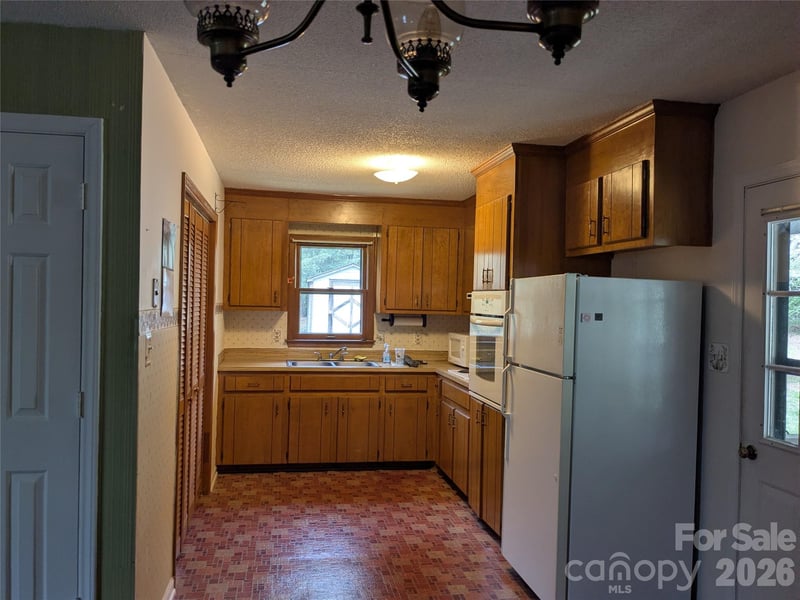 903 Sterling Dr, Kings Mountain, NC 28086