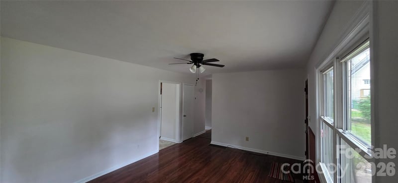 6 Fairway Dr, Asheville, NC 28805