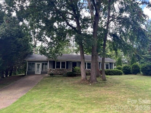 6 Fairway Dr, Asheville, NC 28805