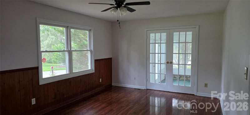 6 Fairway Dr, Asheville, NC 28805