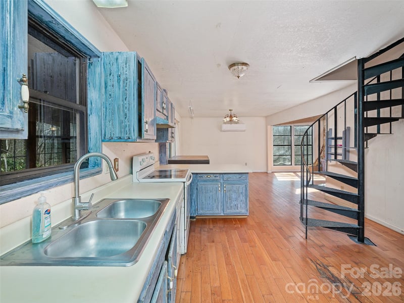 966 Waites Hollifield Rd, Marion, NC 28752