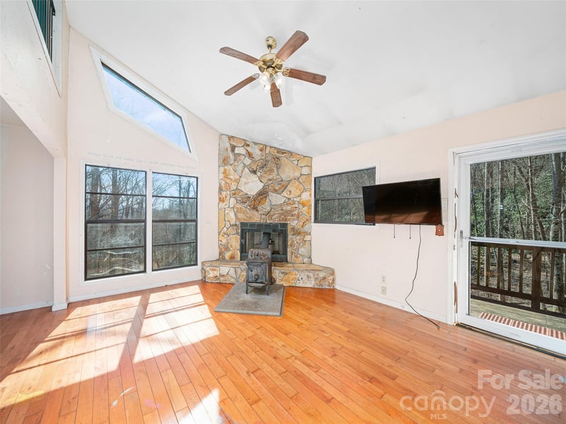 966 Waites Hollifield Rd, Marion, NC 28752