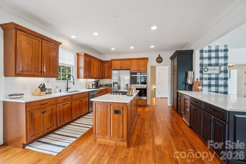 1409 Woodsong Dr, Hendersonville, NC 28791
